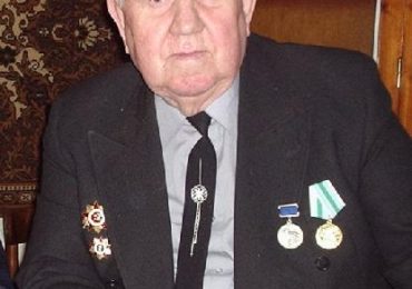 Петров Евгений Яковлевич